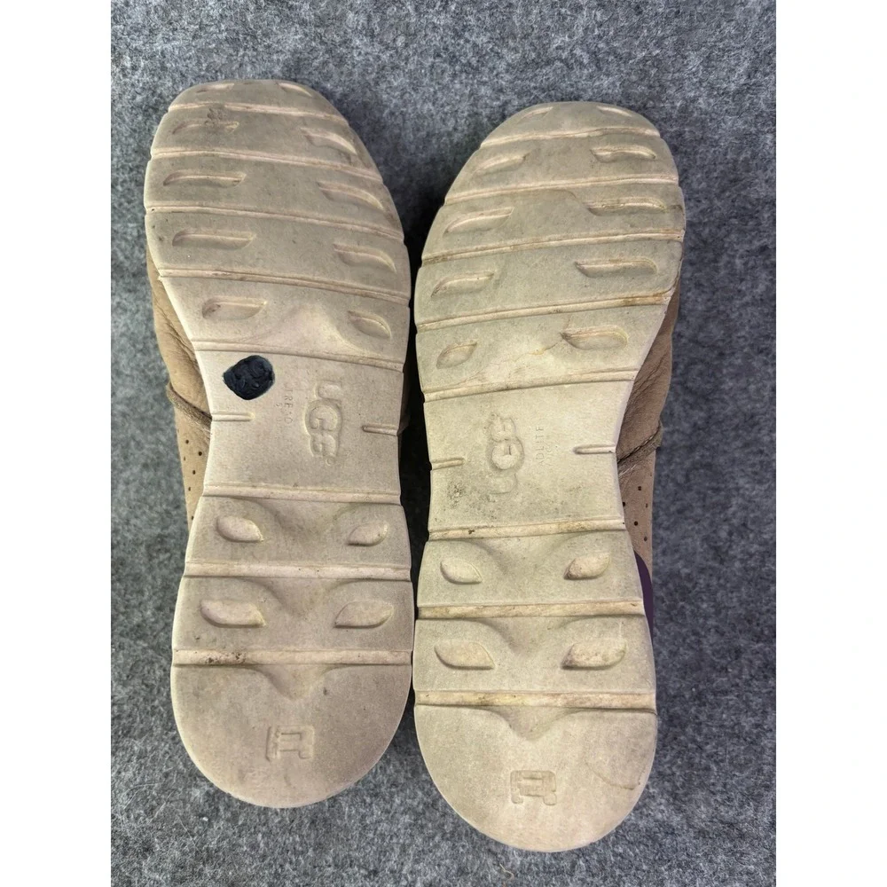 UGG tye stardust